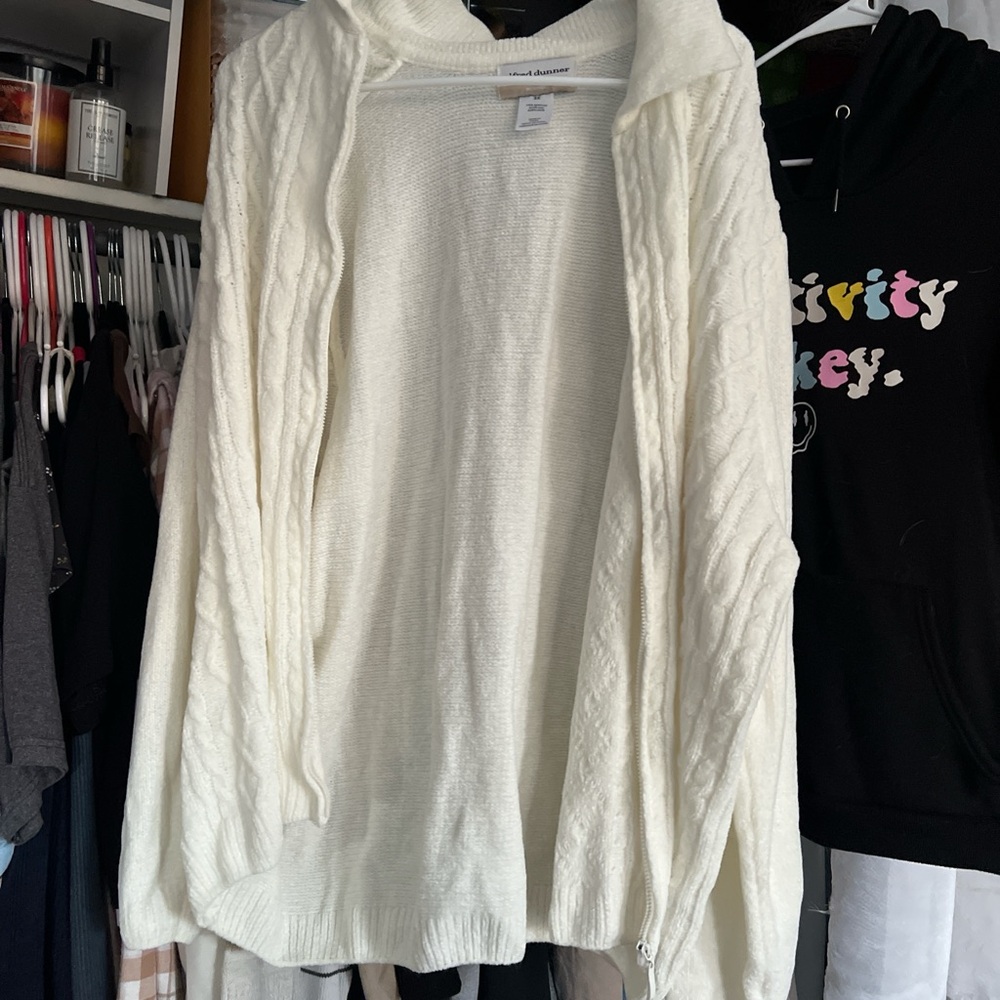 Zip up Alfred dunner knit white sweater